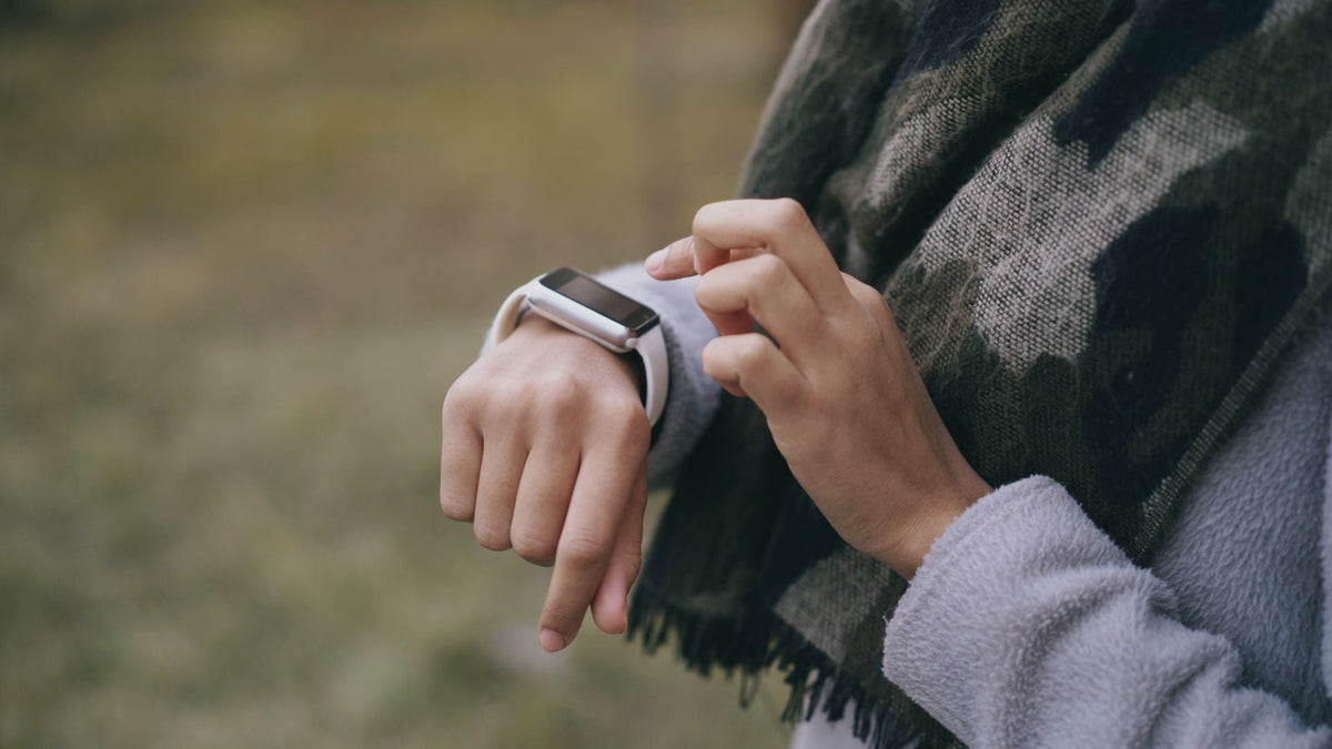 How to Clean and Maintain Your Smartwatch Bands (The Complete Hygiene Guide)